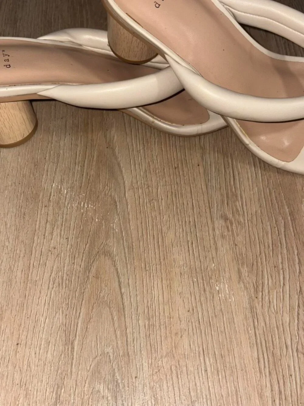 A New Day Women's Cream and White Sandals